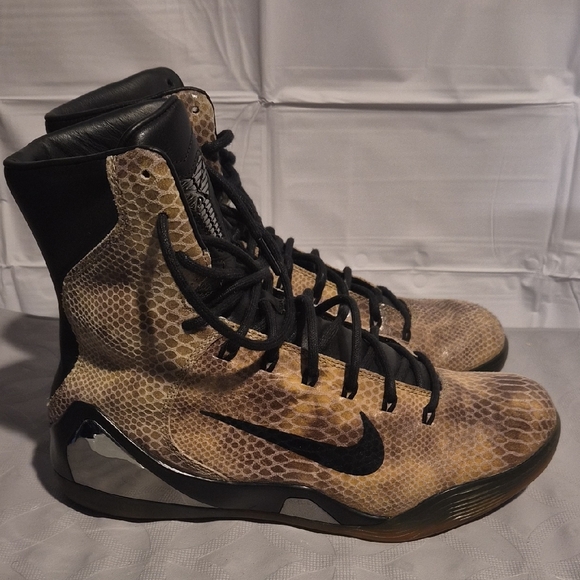 Kobe Beyant 9 High EXT Snakeskin Sneakers Size 10.5 Pre-owned No Box. Hat Is NWT - Picture 2 of 14